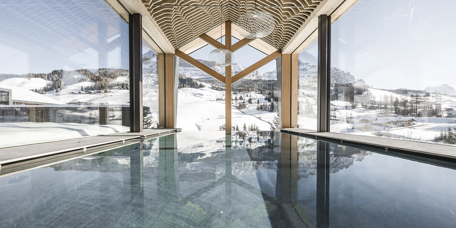 hofer group piscina interna 24